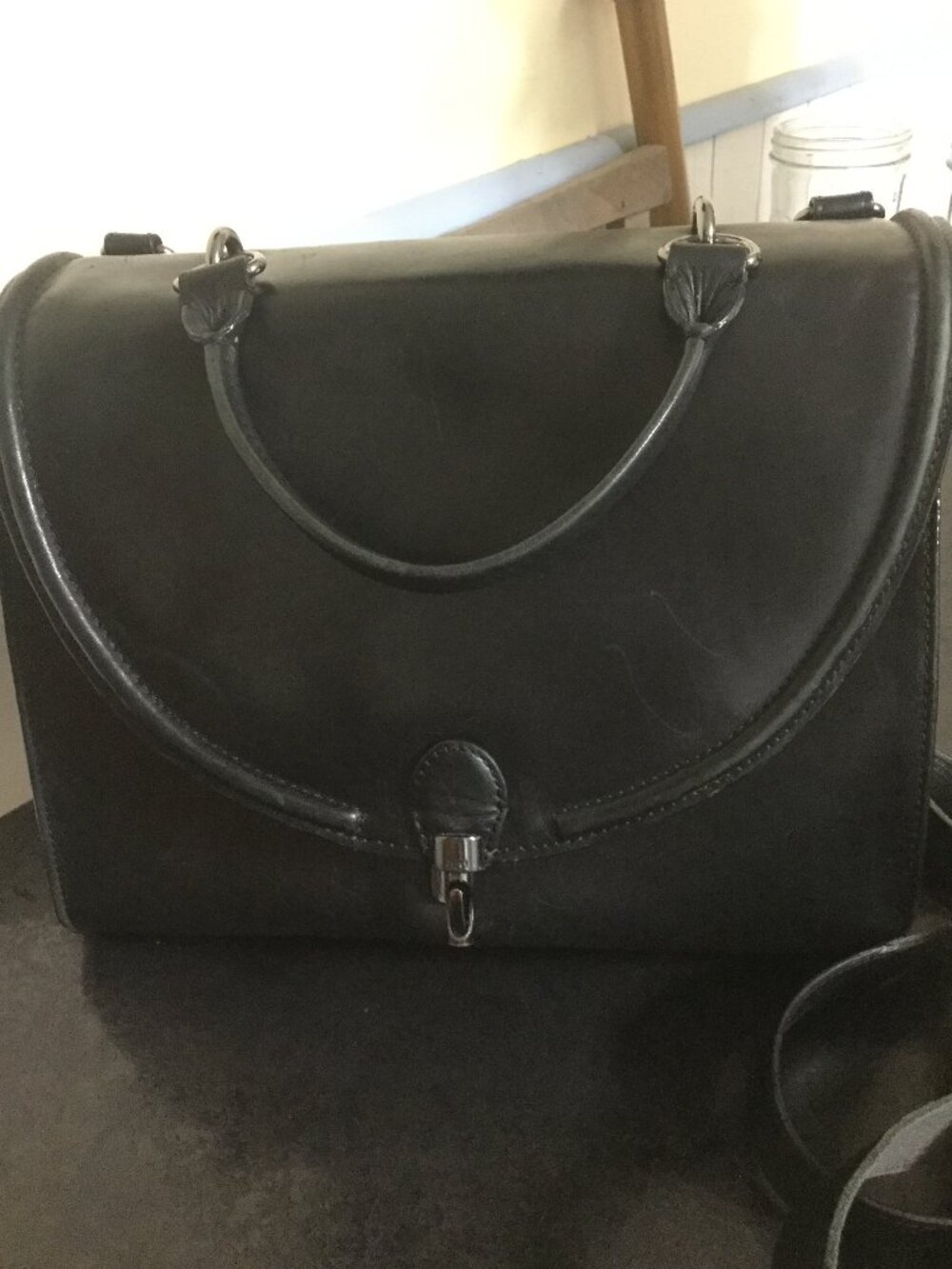 Aunts & Uncles purse with detachable crossbody strap black leather clean inside